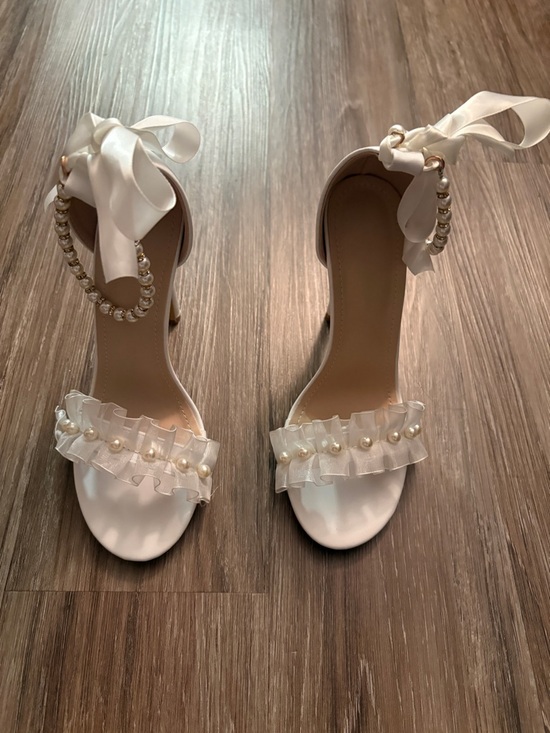 Wedding Shoes - Wedding Bride Elegant White Pearl-Embellished Women's Heels
6.5 (37)